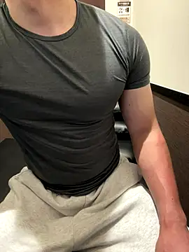 Snapshot of Riku_999 chatting on 10-04-25, 06:22 Riku 999 online show from 10-04-25, 06:22