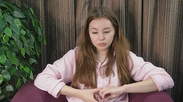 EloiseFarler online show from 09-24-25, 05:00