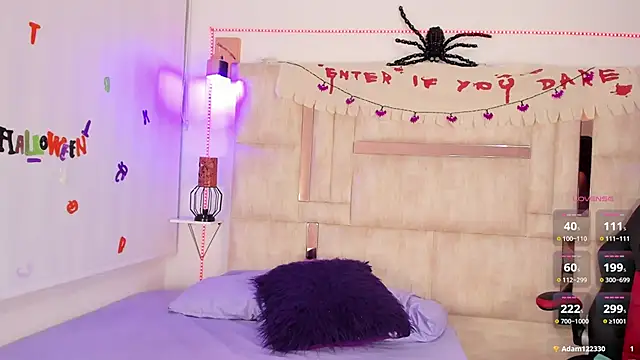 Snapshot of emily__walker chatting on 10-22-25, 01:22 emily walker online show from 10-22-25, 01:22