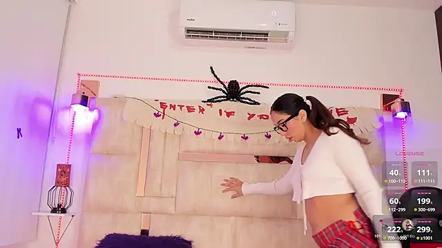 Snapshot of emily__walker chatting on 10-23-25, 12:15 emily walker online show from 10-23-25, 12:15