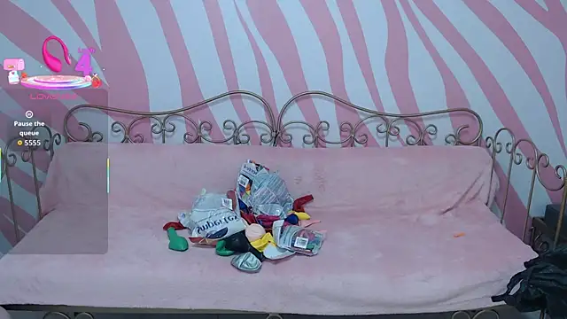 saabrina  online show from 09-30-25, 01:38