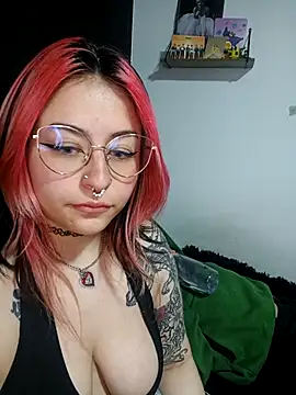 Iluromi online show from 10-25-25, 04:09