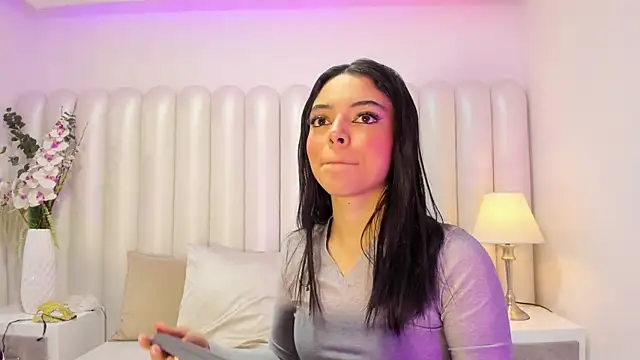 AriaBelles online show from 11-17-25, 12:11