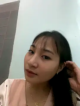 emvy-xinh04 online show from 09-24-25, 04:21