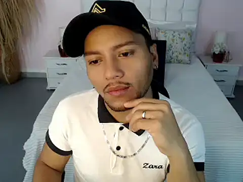 Snapshot of Max_Rivers chatting on 10-10-25, 12:04 Max Rivers online show from 10-10-25, 12:04