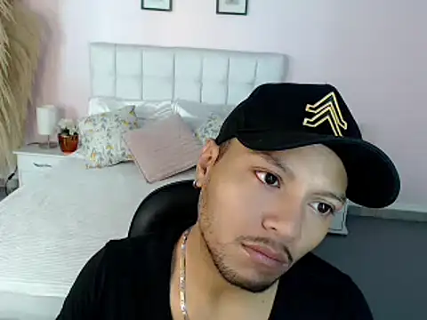 Snapshot of Max_Rivers chatting on 10-11-25, 12:15 Max Rivers online show from 10-11-25, 12:15