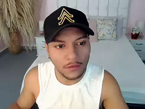 Snapshot of Max_Rivers chatting on 10-14-25, 11:55 Max Rivers online show from 10-14-25, 11:55