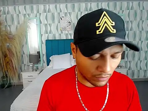 Snapshot of Max_Rivers chatting on 10-17-25, 07:05 Max Rivers online show from 10-17-25, 07:05