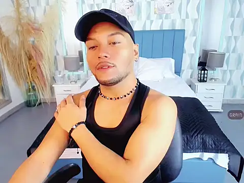 Snapshot of Max_Rivers chatting on 10-26-25, 07:20 Max Rivers online show from 10-26-25, 07:20