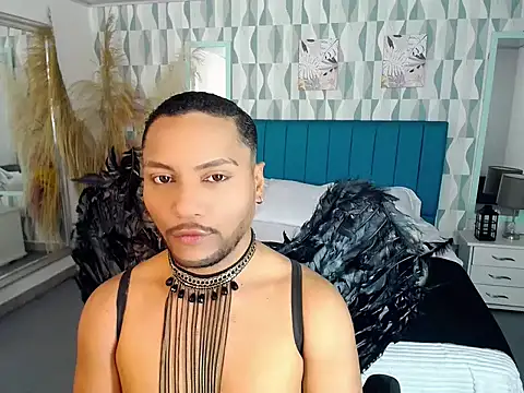 Snapshot of Max_Rivers chatting on 10-31-25, 07:15 Max Rivers online show from 10-31-25, 07:15