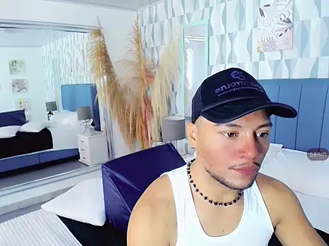 Snapshot of Max_Rivers chatting on 11-02-25, 07:05 Max Rivers online show from 11-02-25, 07:05