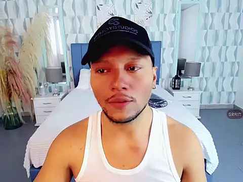 Snapshot of Max_Rivers chatting on 11-03-25, 07:15 Max Rivers online show from 11-03-25, 07:15