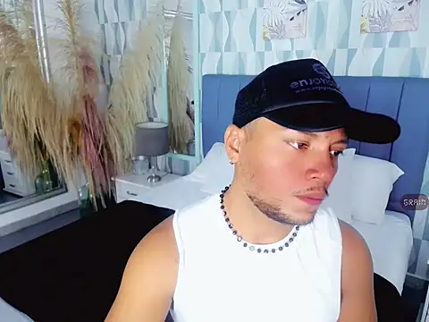 Snapshot of Max_Rivers chatting on 11-04-25, 07:13 Max Rivers online show from 11-04-25, 07:13