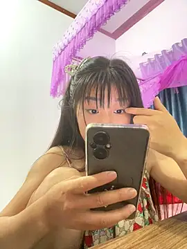 Snapshot of Lie_liee chatting on 10-01-25, 03:45 Lie liee online show from 10-01-25, 03:45