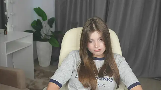 AlexisStrazza online show from 09-26-25, 07:56