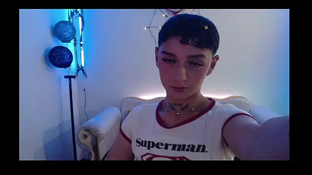 Snapshot of David_Fox01 chatting on 10-20-25, 03:29 David Fox01 online show from 10-20-25, 03:29