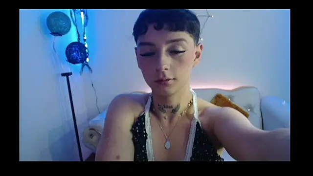 Snapshot of David_Fox01 chatting on 10-23-25, 03:17 David Fox01 online show from 10-23-25, 03:17