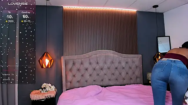 Snapshot of Tiffany__charm_ chatting on 11-16-25, 03:12 Tiffany charm online show from 11-16-25, 03:12