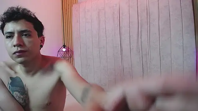 Snapshot of jakeyariana chatting on 10-20-25, 07:58 jakeyariana online show from 10-20-25, 07:58