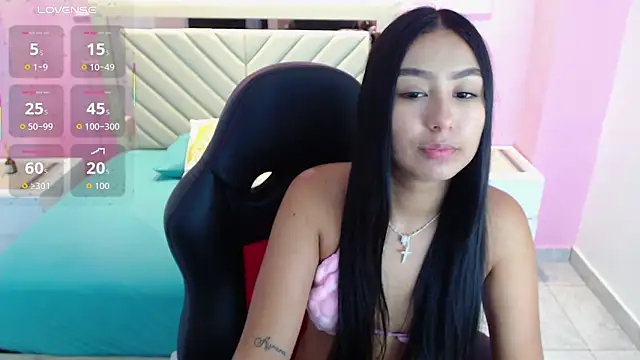 ALAHIACRUZ1 online show from 10-01-25, 12:22