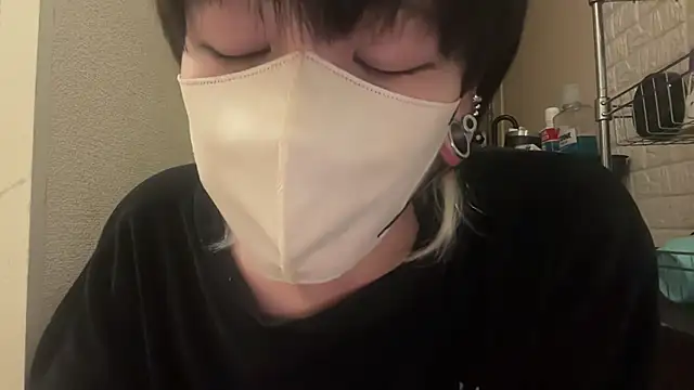 Snapshot of tora3220 chatting on 10-26-25, 01:50 tora3220 online show from 10-26-25, 01:50