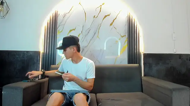 liam coleman25 online show from 02-08-26, 05:00