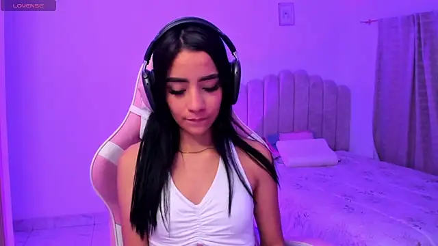 ISABELFORYOU1 online show from 10-29-25, 02:25