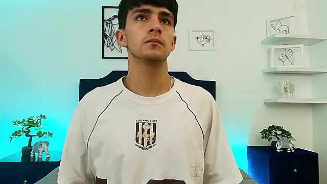 Snapshot of Axel_Draven chatting on 10-16-25, 11:11 Axel Draven online show from 10-16-25, 11:11