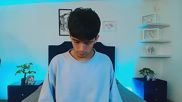 Snapshot of Axel_Draven chatting on 10-20-25, 11:32 Axel Draven online show from 10-20-25, 11:32