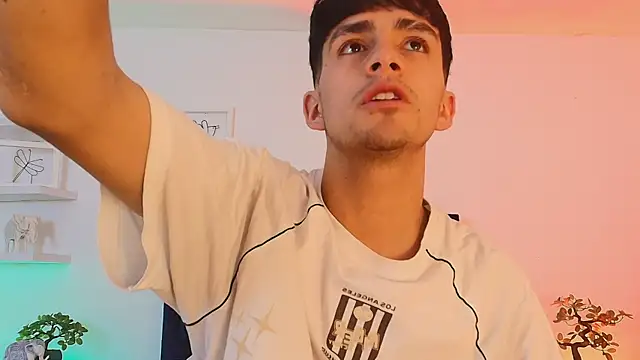 Snapshot of Axel_Draven chatting on 10-25-25, 11:29 Axel Draven online show from 10-25-25, 11:29