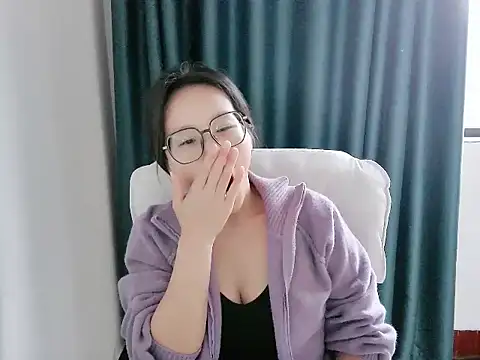 Snapshot of guai00 chatting on 09-29-25, 01:11 guai00 online show from 09-29-25, 01:11