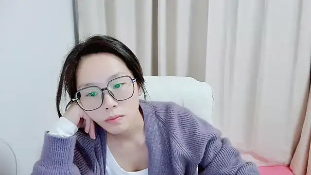 Snapshot of guai00 chatting on 11-10-25, 01:32 guai00 online show from 11-10-25, 01:32