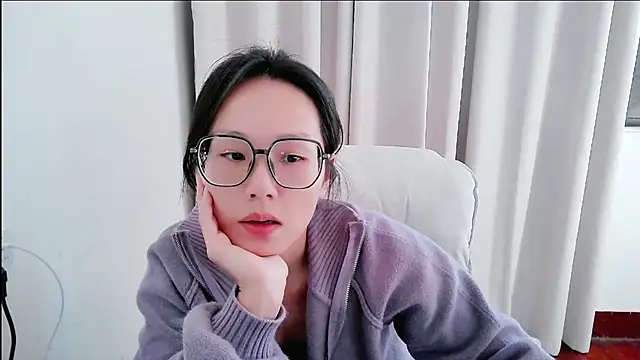 Snapshot of guai00 chatting on 11-25-25, 06:24 guai00 online show from 11-25-25, 06:24