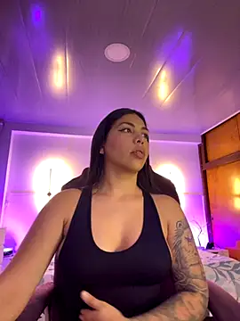 Snapshot of kloe28 chatting on 10-02-25, 03:46 kloe28 online show from 10-02-25, 03:46