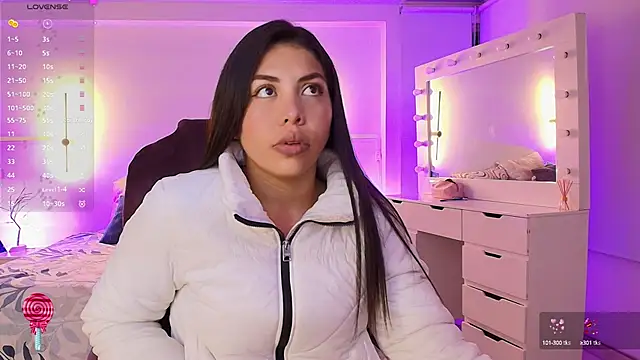 Snapshot of kloe28 chatting on 10-04-25, 03:48 kloe28 online show from 10-04-25, 03:48