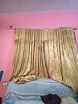 Snapshot of rooubin chatting on 10-06-25, 04:10 rooubin online show from 10-06-25, 04:10