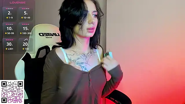 Snapshot of Michelle_Murray chatting on 10-06-25, 01:14 Michelle Murray online show from 10-06-25, 01:14