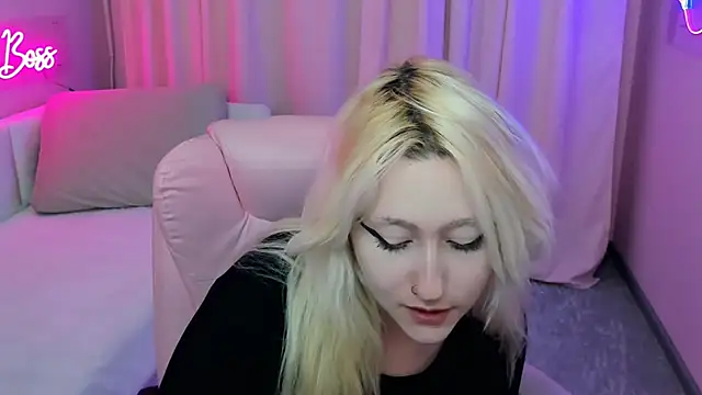 JuliaSharkk online show from 09-24-25, 03:37