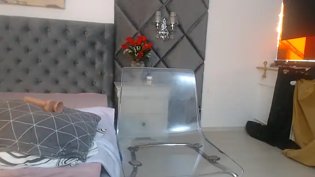 WendyChantal online show from 10-29-25, 06:04