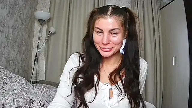 Snapshot of Lorimaya chatting on 10-25-25, 10:23 Lorimaya online show from 10-25-25, 10:23