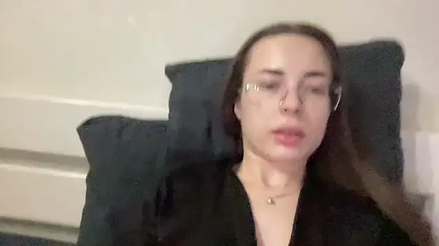 Snapshot of Feynelle chatting on 10-26-25, 09:10 Feynelle online show from 10-26-25, 09:10