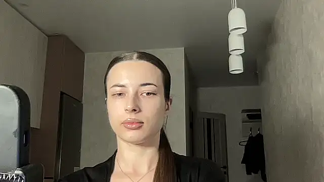 Snapshot of Feynelle chatting on 10-27-25, 10:25 Feynelle online show from 10-27-25, 10:25