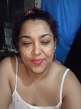 Snapshot of Lobizona chatting on 07-08-26, 01:15 Lobizona online show from 07-08-26, 01:15