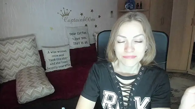 Snapshot of Tiffany_Bates chatting on 10-08-25, 03:15 Tiffany Bates online show from 10-08-25, 03:15