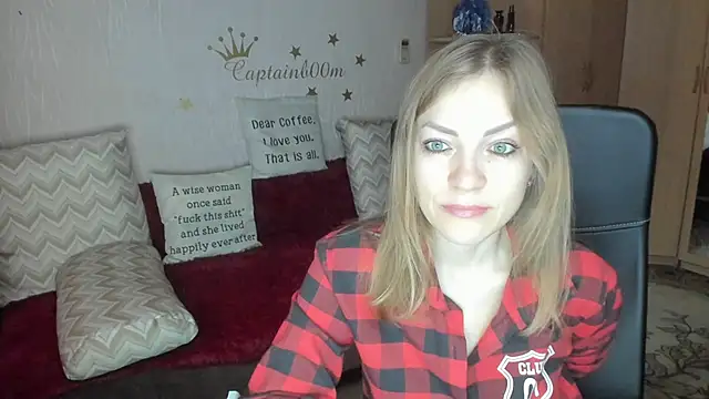 Snapshot of Tiffany_Bates chatting on 10-09-25, 03:48 Tiffany Bates online show from 10-09-25, 03:48