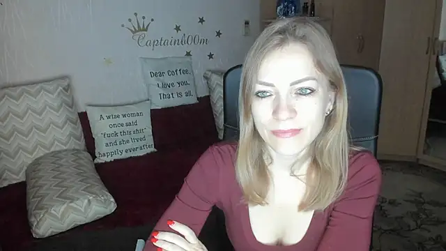 Snapshot of Tiffany_Bates chatting on 10-10-25, 03:05 Tiffany Bates online show from 10-10-25, 03:05