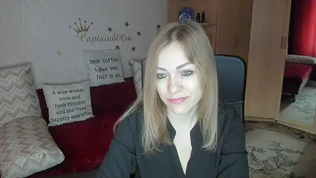 Snapshot of Tiffany_Bates chatting on 10-11-25, 04:01 Tiffany Bates online show from 10-11-25, 04:01