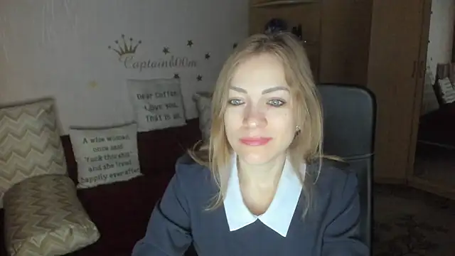 Snapshot of Tiffany_Bates chatting on 10-12-25, 03:16 Tiffany Bates online show from 10-12-25, 03:16