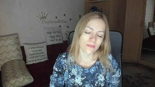 Snapshot of Tiffany_Bates chatting on 10-14-25, 03:07 Tiffany Bates online show from 10-14-25, 03:07