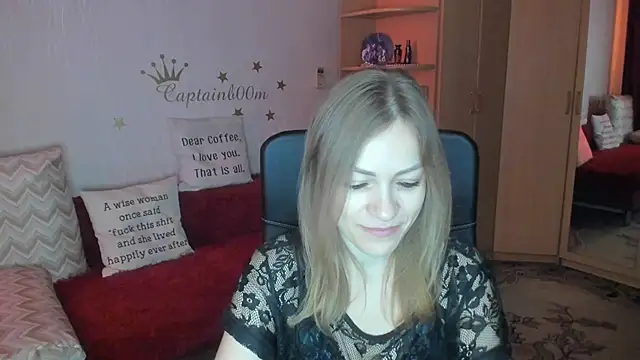 Snapshot of Tiffany_Bates chatting on 10-17-25, 03:42 Tiffany Bates online show from 10-17-25, 03:42